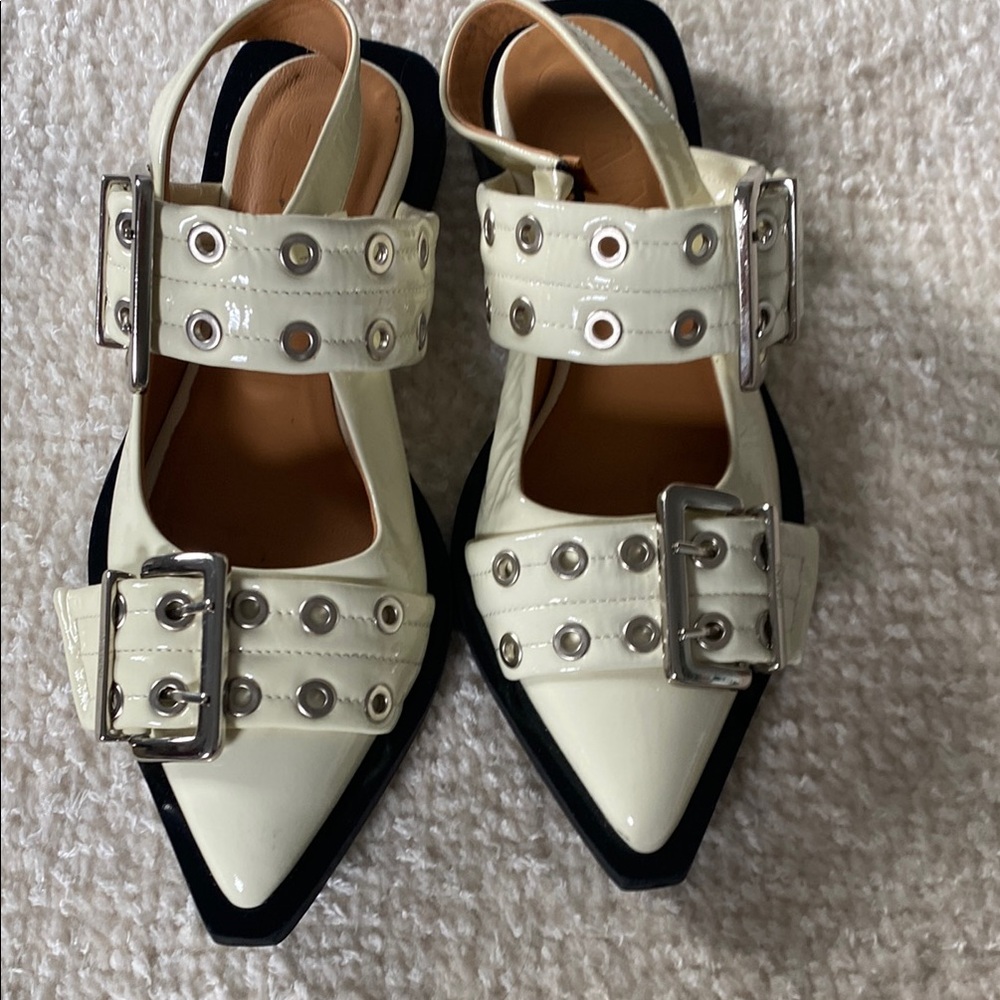 Ganni Buckle Ballet Flats - Ivory